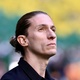 Filipe Luís diz que pé de Gerson travou no gramado e vê pênalti em Arrasca