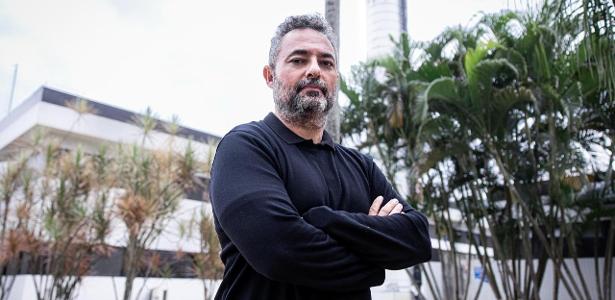 Santos vê atraso em relação a rivais e busca mais analistas de mercado