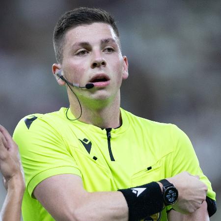 Lucas Casagrande apitou Bragantino x Grêmio; Corinthians x Mirassol também teve polêmica