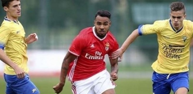 Vinicius Ferreira, como é conhecido em Portugal, estreou com gol pelo Benfica - Reprodução/Instagram