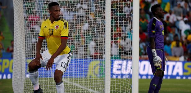 Mina dança após marcar para a Colômbia contra Camarões - Reuters / Sergio Perez