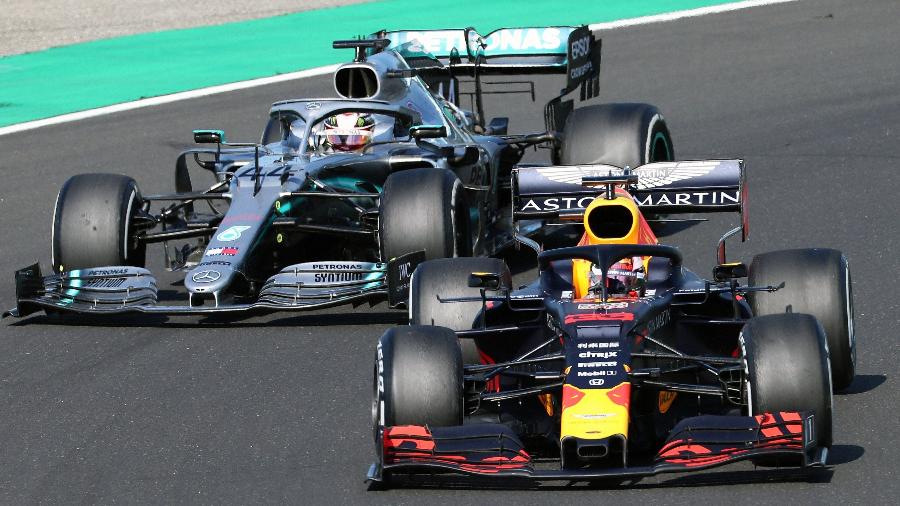 Verstappen e Hamilton brigam pela liderança do GP da Hungria de 2019; país receberá a 3ª corrida da temporada de 2020 - FERENC ISZA / AFP
