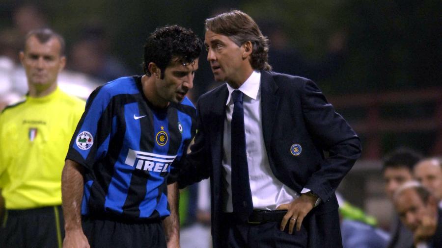 Figo e Mancini em partida pela Inter de Milão, no Giuseppe Meazza, em 2005 - Claudio Villa/Getty Images