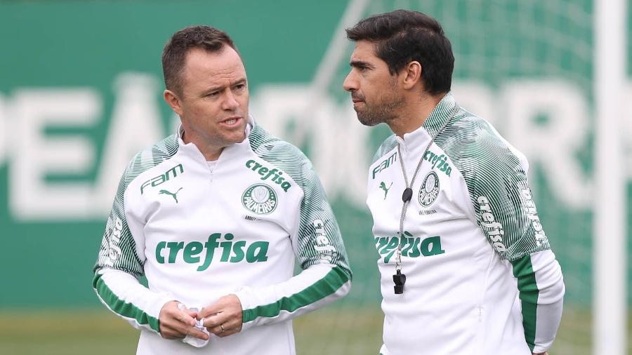 Andrey Lopes e Abel Ferreira durante treino do Palmeiras, na Academia de Futebol - Cesar Greco