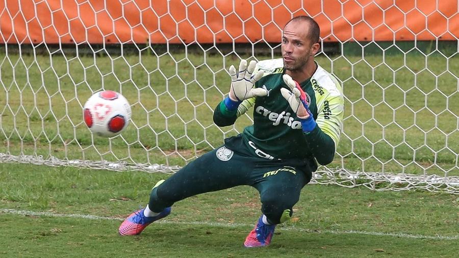 Marcelo Lomba, goleiro do Palmeiras, em treino na Academia de Futebol - Fabio Menotti/Palmeiras