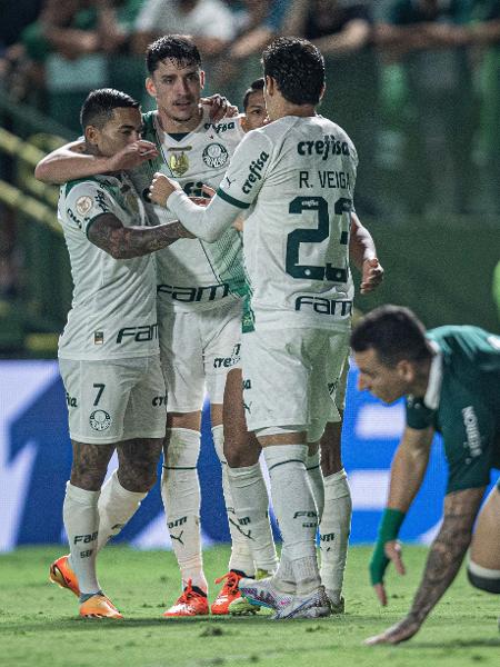 Dudu, Piquerez, Rony e Raphael Veiga comemoram o segundo gol, marcado contra pelo zagueiro Sidimar - Heber Gomes/AGIF