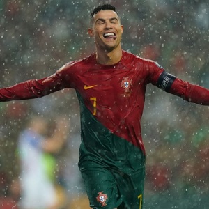 Cristiano Ronaldo brilha, e Portugal vence Eslováquia em jogo