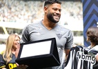 Hulk recebe homenagem por gol 400, e presidente do Atlético-MG erra nome do atacante - Gilson Lobo/AGIF