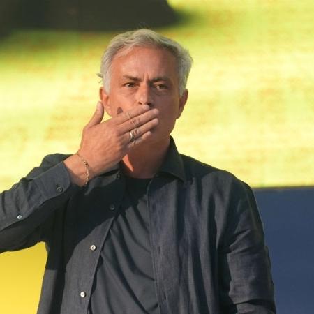 Jose Mourinho é o novo técnico do Fenerbahce