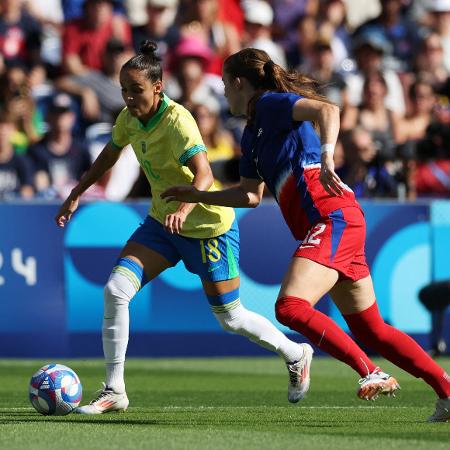 Gabi Portilho em ação pelo Brasil durante partida contra os EUA nas Olimpíadas de Paris - REUTERS/Lisa Leutner