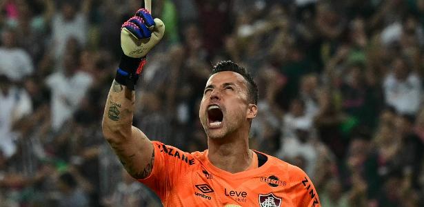 Flu elimina Grêmio em decisão de pênaltis com atuação heroica de Fábio.