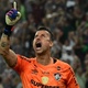 Aos 44 anos, Fábio renova contrato com Fluminense até dezembro de 2026
