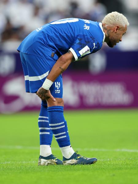 Neymar sente lesão durante jogo entre Al-Hilal e Esteghlal pela Champions League da Ásia