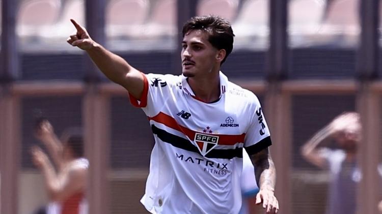 Andrade comemora gol marcado pelo São Paulo contra o Corinthians na Copinha