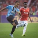 CBF divulga áudio do VAR em pênalti polêmico no Gre-Nal: 'Contato imprudente'