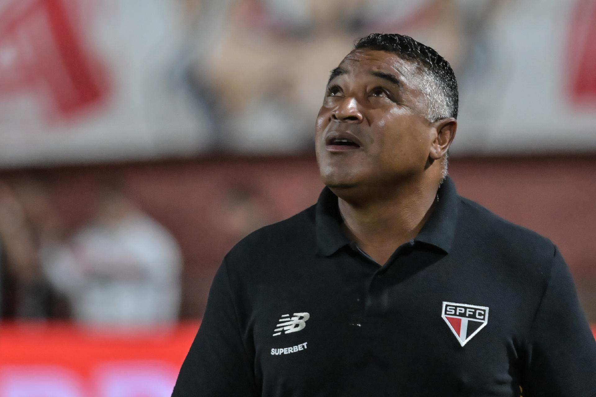 Roger Machado, técnico do São Paulo, em duelo contra a Chapecoense, no Brasileirão - undefined