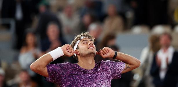Cover image for Cobolli vence Aliassime, e Itália garante um finalista em Roland Garros