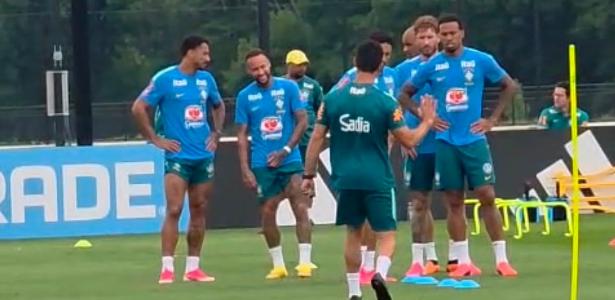 Seleção brasileira treina em Nova Jersey para jogo contra o Japão; Raphinha fica de fora