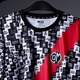 Com mil an&uacute;ncios na camisa, time do Peru vira 'p&aacute;gina de classificados'