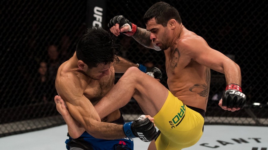 Renan Barão durante luta contra Phillipe Nover pelo UFC Brasília - Buda Mendes/Zuffa LLC via Getty Images