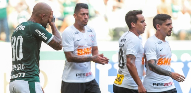 Felipe Melo, do Palmeiras, lamenta chance perdida contra o Corinthians - Ale Cabral/AGIF