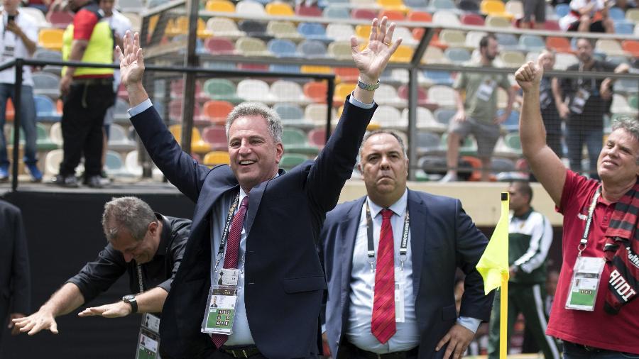 Rodolfo Landim e Marcos Braz comemoram título do Flamengo. Sem bola rolando, ambiente no clube está agitado - DELMIRO JUNIOR/AGÊNCIA O DIA/ESTADÃO CONTEÚDO