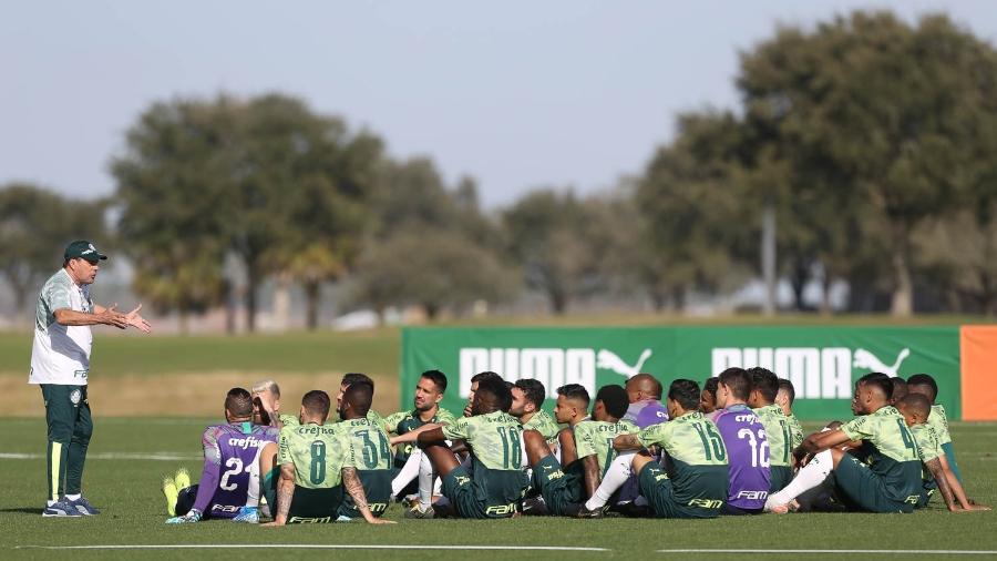 Vanderlei Luxemburgo conversa com jogadores do Palmeiras em treino nos EUA - Cesar Greco/Ag. Palmeiras/Divulgação