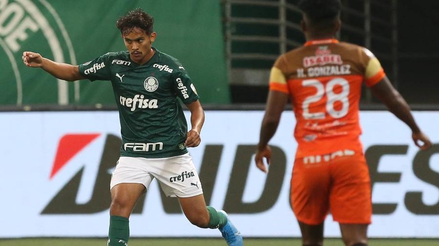 Gustavo Scarpa, durante a goleada do Palmeiras sobre o Delfín - Cesar Greco