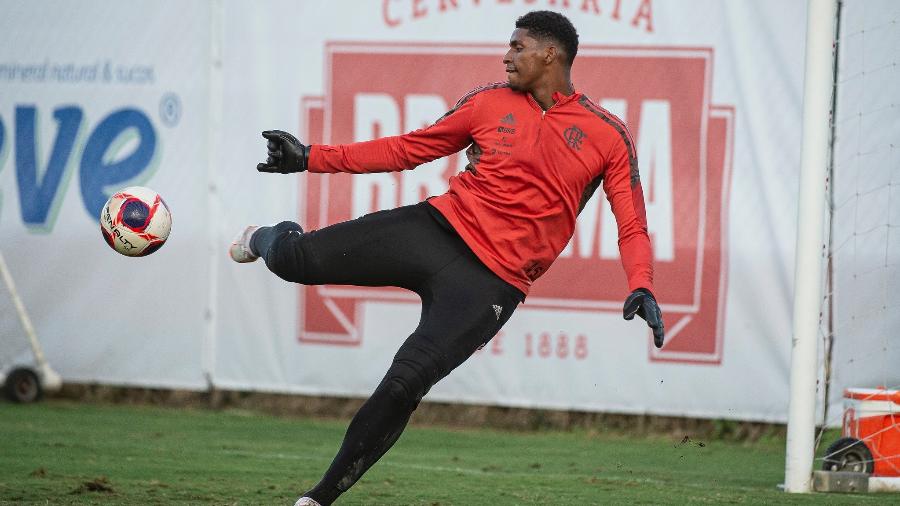 Hugo Souza, goleiro do Flamengo, em treino no Ninho do Urubu - Alexandre Vidal / Flamengo