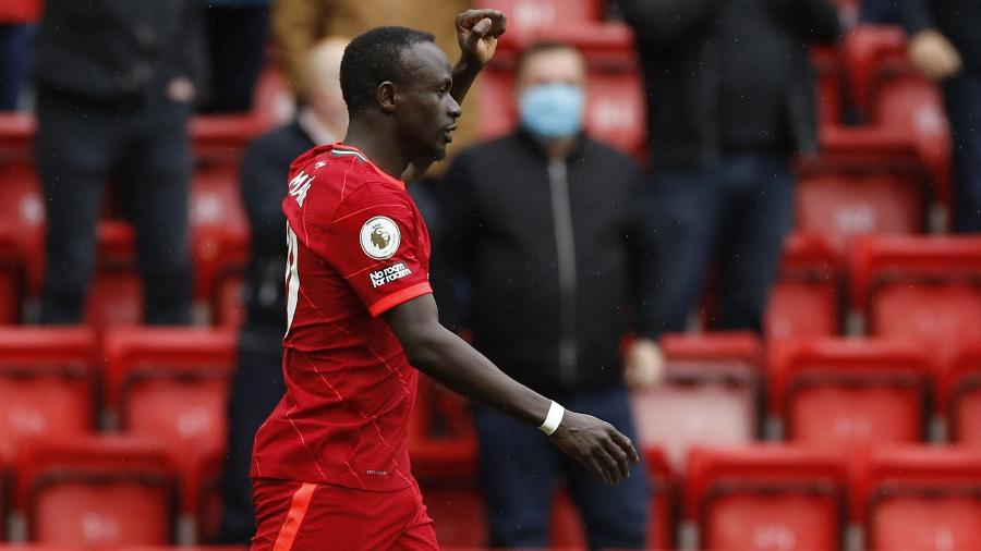 Sadio Mané comemora após abrir o placar para o Liverpool contra o Crystal Palace pelo Campeonato Inglês - Phil Noble/Reuters