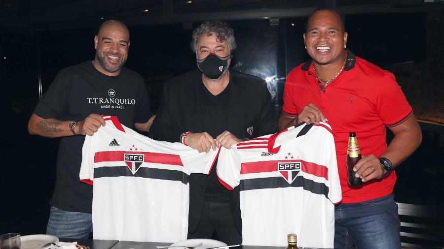 Adriano e Aloísio Chulapa se encontraram com o Júlio Casares no Morumbi - Rubens Chiri / saopaulofc