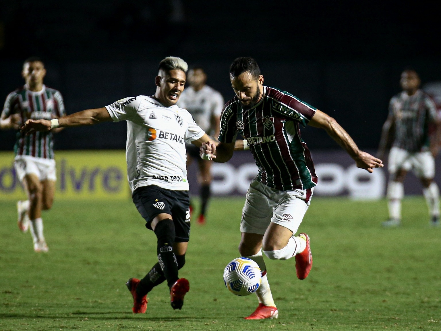 Fluminense-Atlético Mineiro em duelo escaldante no Brasileirão