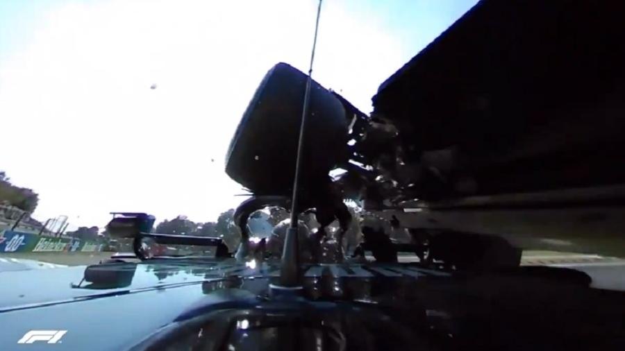 Cena do vídeo divulgado pela F-1, mostrando novos ângulos do acidente entre Hamilton e Verstappen na Itália - Fórmula 1