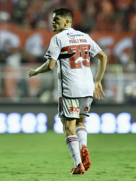 Pablo Maia assina novo contrato e amplia vínculo com São Paulo até