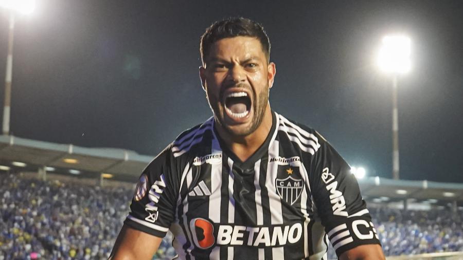 Hulk celebra gol do Atlético-MG sobre o Cruzeiro em confronto do Campeonato Brasileiro