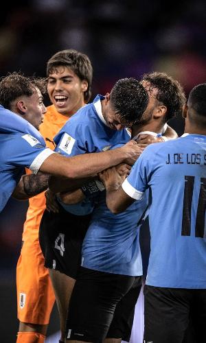 Jogadores do Uruguai comemoram classificação no mundial sub-20
