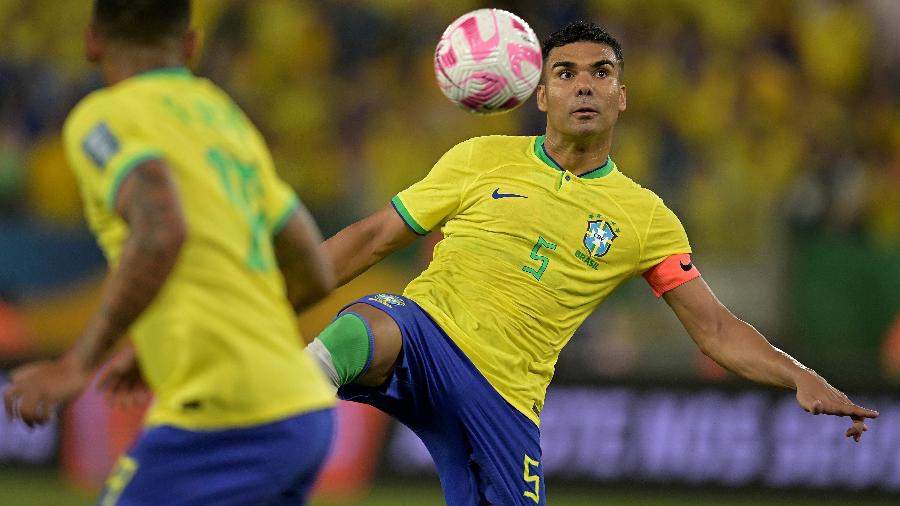 Casemiro durante partida da seleção brasileira contra a Venezuela