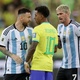 'Melhor não comentar, me proibiram de falar', diz Rodrygo sobre discussão com Messi