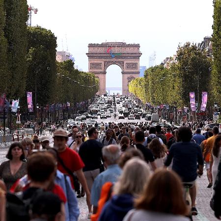 Avenida Champs-Élysées, em Paris, vai receber a abertura das Paralimpíadas de 2024