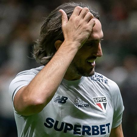 Luis Zubeldía, técnico do São Paulo, durante jogo contra o Atlético-MG