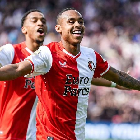 Igor Paixão: sorriso durante os jogos e nas comemorações do Feyenoord