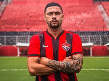 Wellington Rato revela chateação com São Paulo durante apresentação no Vitória