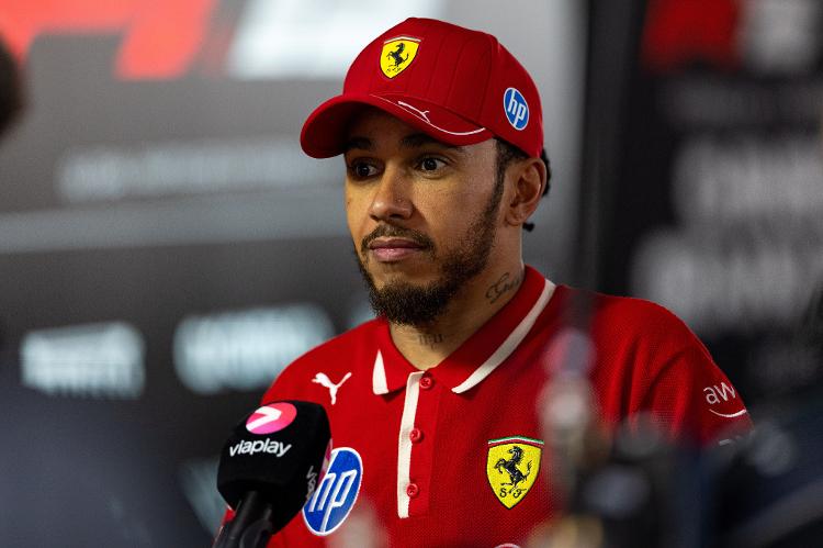 Lewis Hamilton, agora na Ferrari, é um dos produtores de "F1: O Filme" Lewis Hamilton, agora na Ferrari, é um dos produtores de "F1: O Filme"