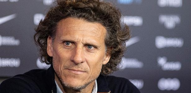 Forlán assume a seleção uruguaia e cogita convocar Suárez: 'Por que não?'