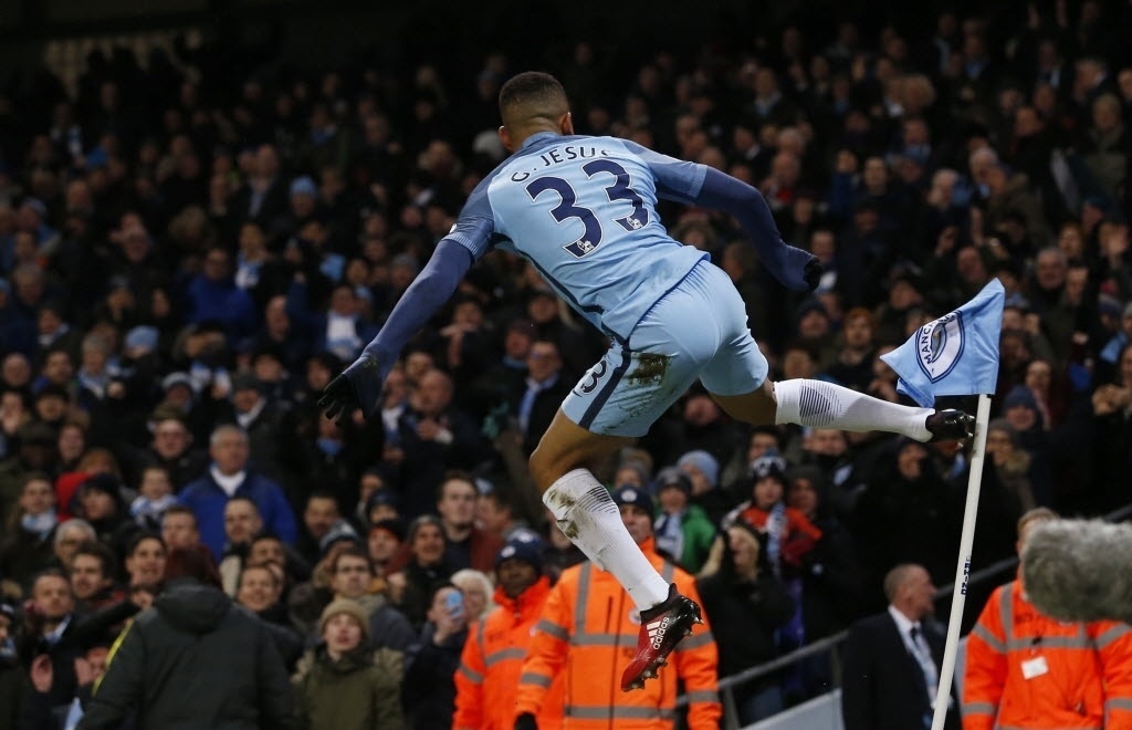 Gabriel Jesus comemorou tanto que teve até chute na bandeirinha - Andrew Yates/Reuters