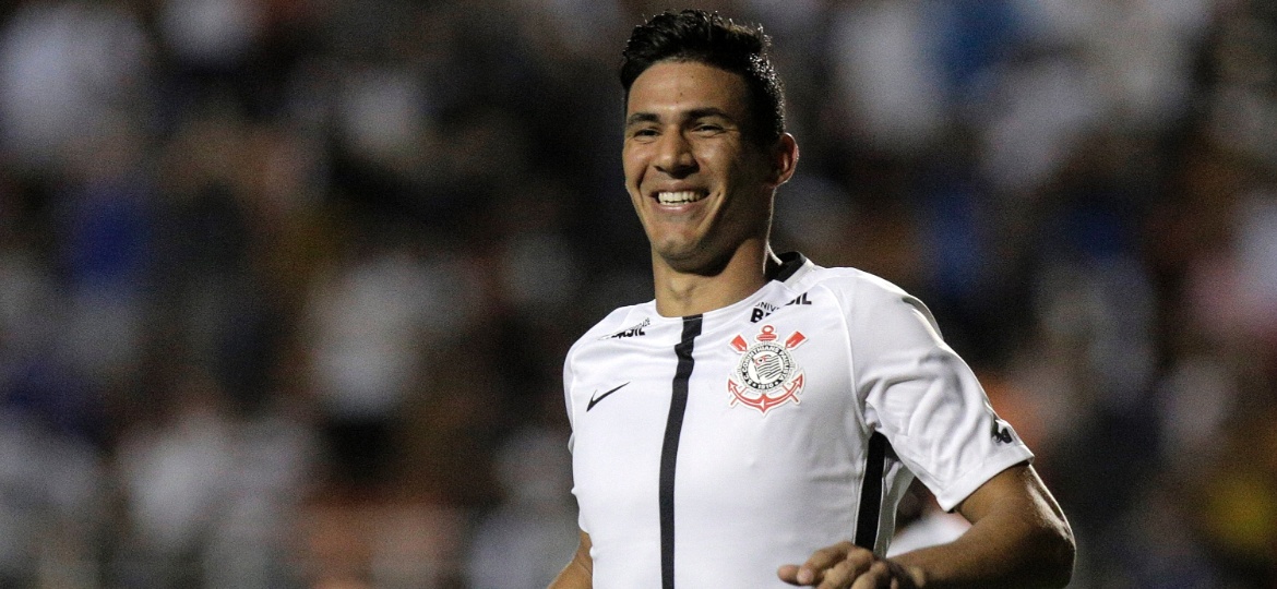 Balbuena comemora gol do Corinthians; não do zagueiro já perdeu cerca de R$ 1 milhão em relação à primeira proposta - Daniel Vorley/AGIF