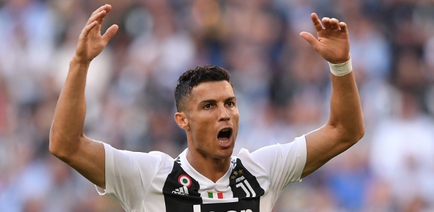 Cristiano Ronaldo em ação pela Juventus - REUTERS/Alberto Lingria