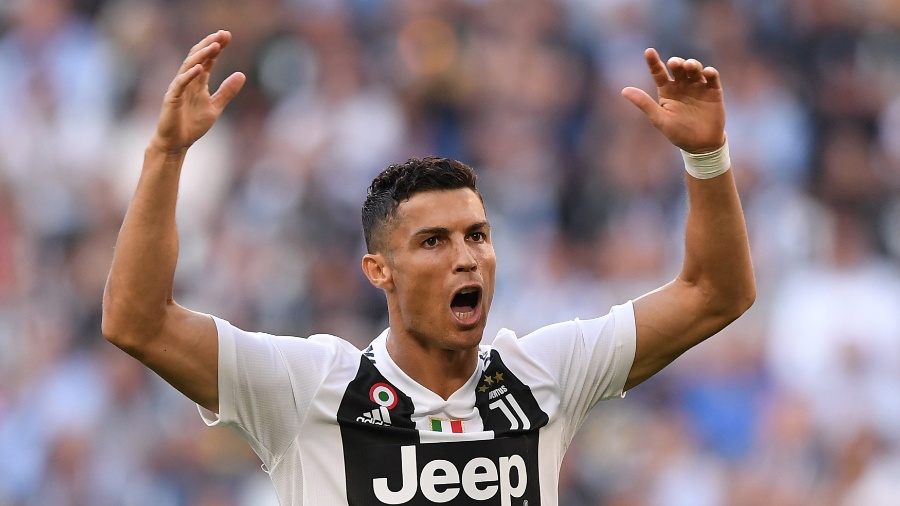 Cristiano Ronaldo participou dos três gols da Juventus contra o Napoli - REUTERS/Alberto Lingria