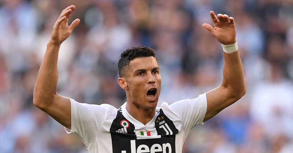 Cristiano Ronaldo participou dos três gols da Juventus contra o Napoli
