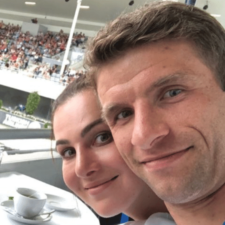 O atacante alemão Thomas Muller e a mulher, Lisa - Reprodução/Instagram